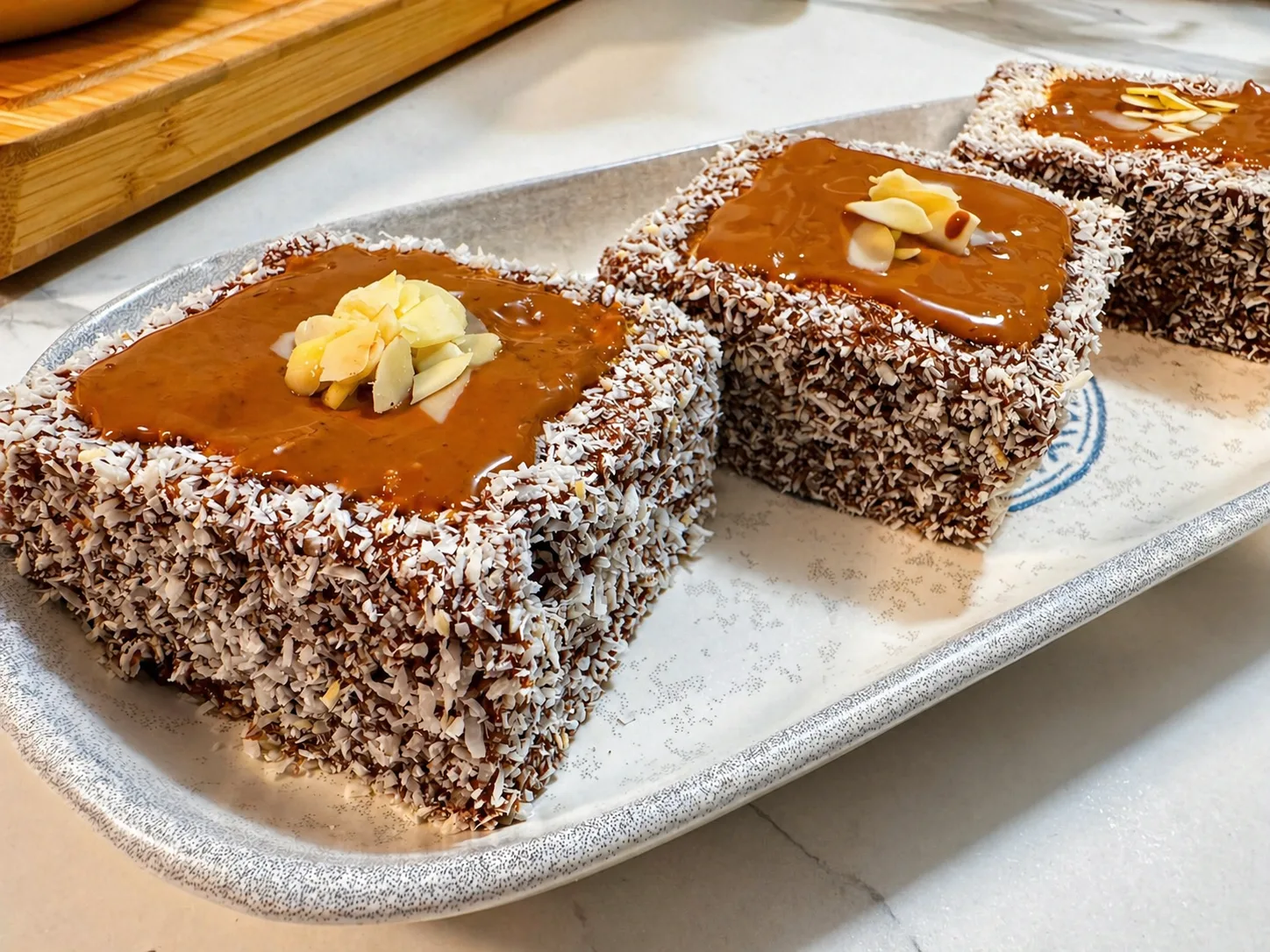 Pătrate tăvălite - prăjitură simplă, rapidă și delicioasă