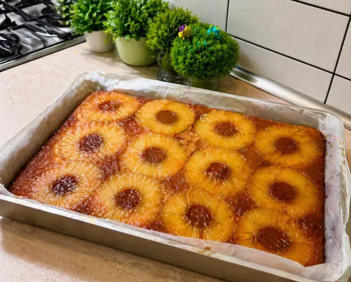 🍍 Prăjitură cu ananas și caramel 🍯 (simplă și rapidă)