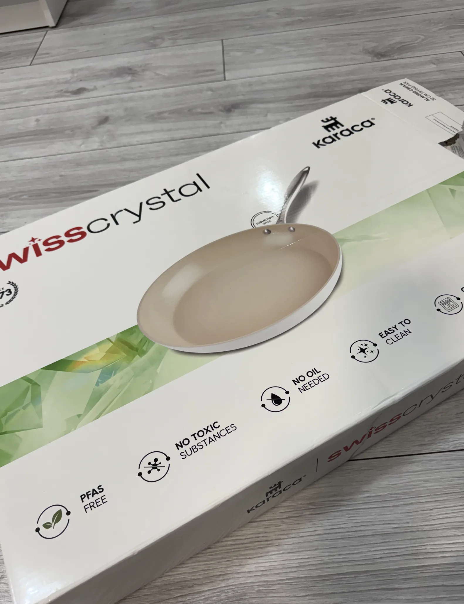 Tigaie Karaca SwissCrystal (32 cm) – ce am găsit pe etichetă