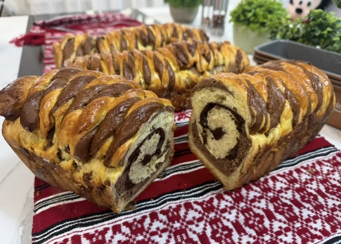 Cozonaci cu șnurulețe