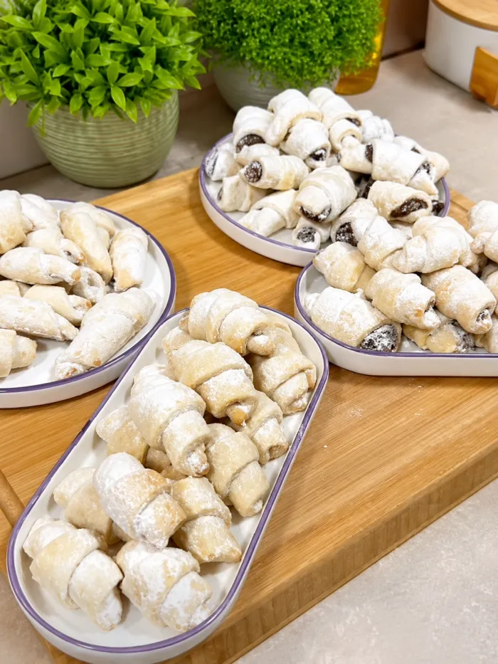 🥐 Cornulețe fragede cu untură și rahat 🍬