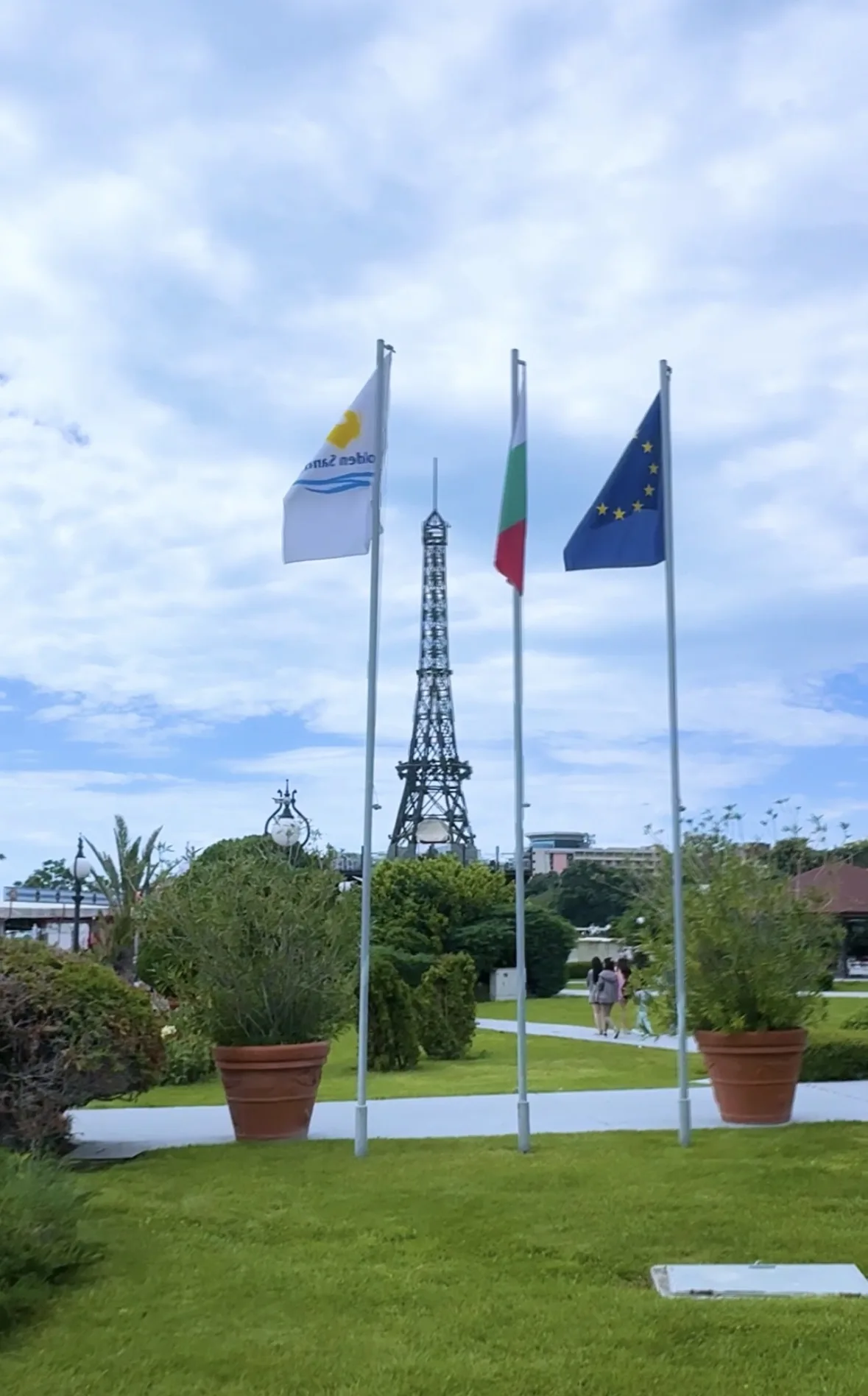 Centrul stațiunii Nisipurile de Aur