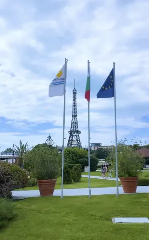 Centrul stațiunii Nisipurile de Aur