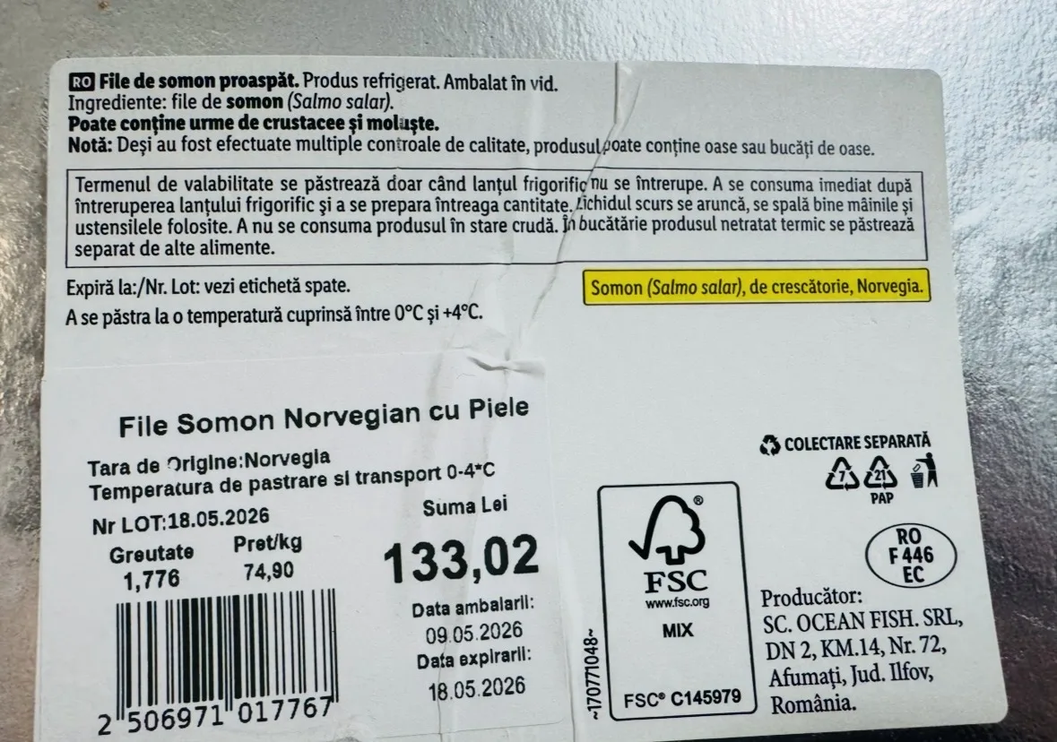 Eticheta file de somon norvegian