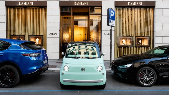 Fiat Topolino – mașinuța electrică care parcă îți pune un zâmbet pe față 😊