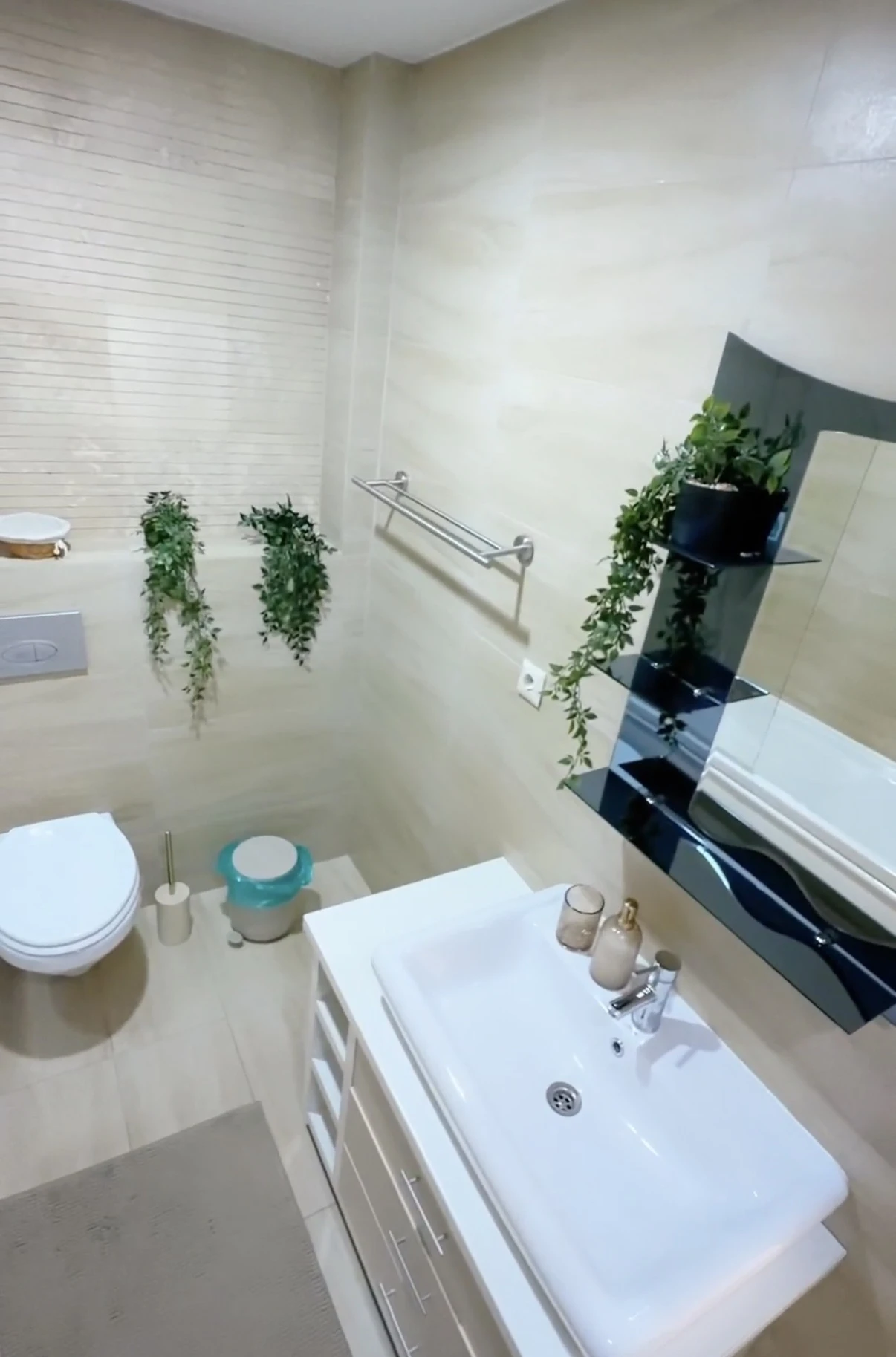 baia apartamentului este foarte curata