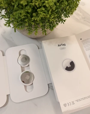 Set 4 AirTag-uri Apple