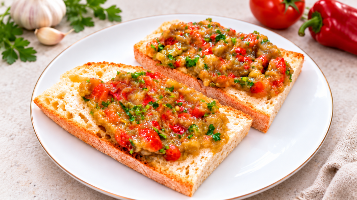 🍆 Salată cu vinete, roșii și ardei copți la airfryer