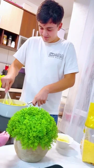 Mămăligă pregătită de David în cratița pentru sosuri 🫣